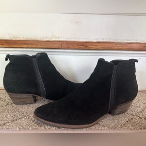 Aquatalia Black Waterproof Suede Ankle Boot Sz 9